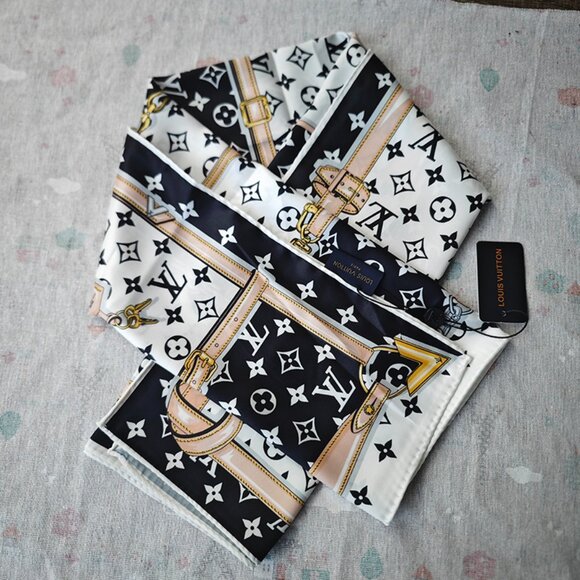 Louis Vuitton silk square scarf - Picture 1 of 5